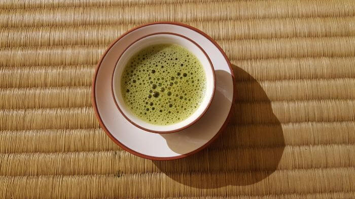 泡が立っている抹茶